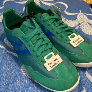 RETRO SLIM LEATHER SNEAKERS NWT Green & Blue Memory Foam W7 M9